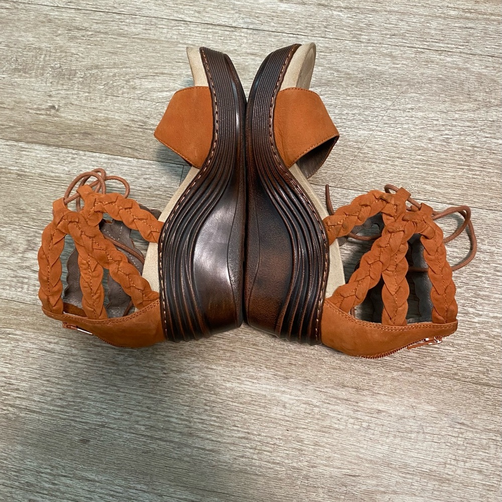 BIONICA RUSTY ORANGE WEDGE SANDALS SIZE 9M - Picture 3 of 8